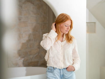 Women's hair loss: what causes it?