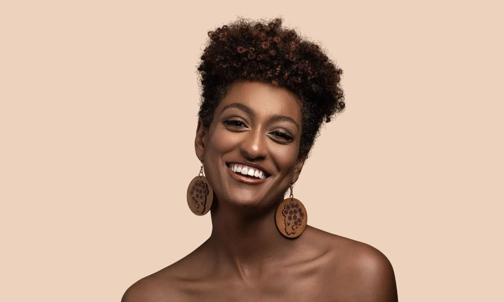 Tout ce que vous devez savoir sur les cheveux 4C et comment en prendre soin de manière optimale