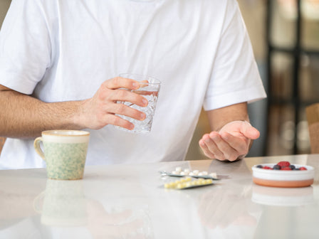 Nutritional supplements against hair loss: Foligain caplets vs. Neofollics tablets
