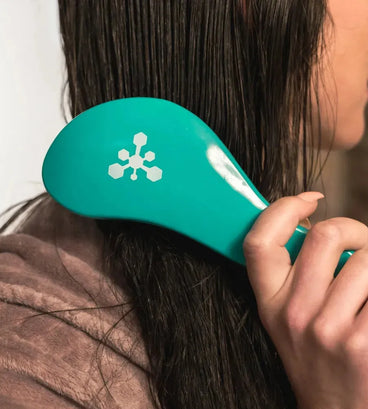 Neofollics detangler brush - Hair Growth Specialist