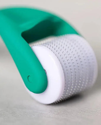 Neofollics scalp roller (0.3 mm) - Hairgivers